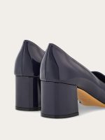 Pump with Gancini ornament - Image 6